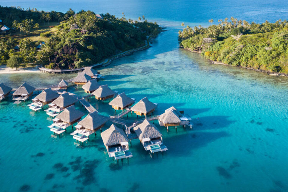 bob conrad bora nui aerial©conrad bora bora nui 17 767x1024