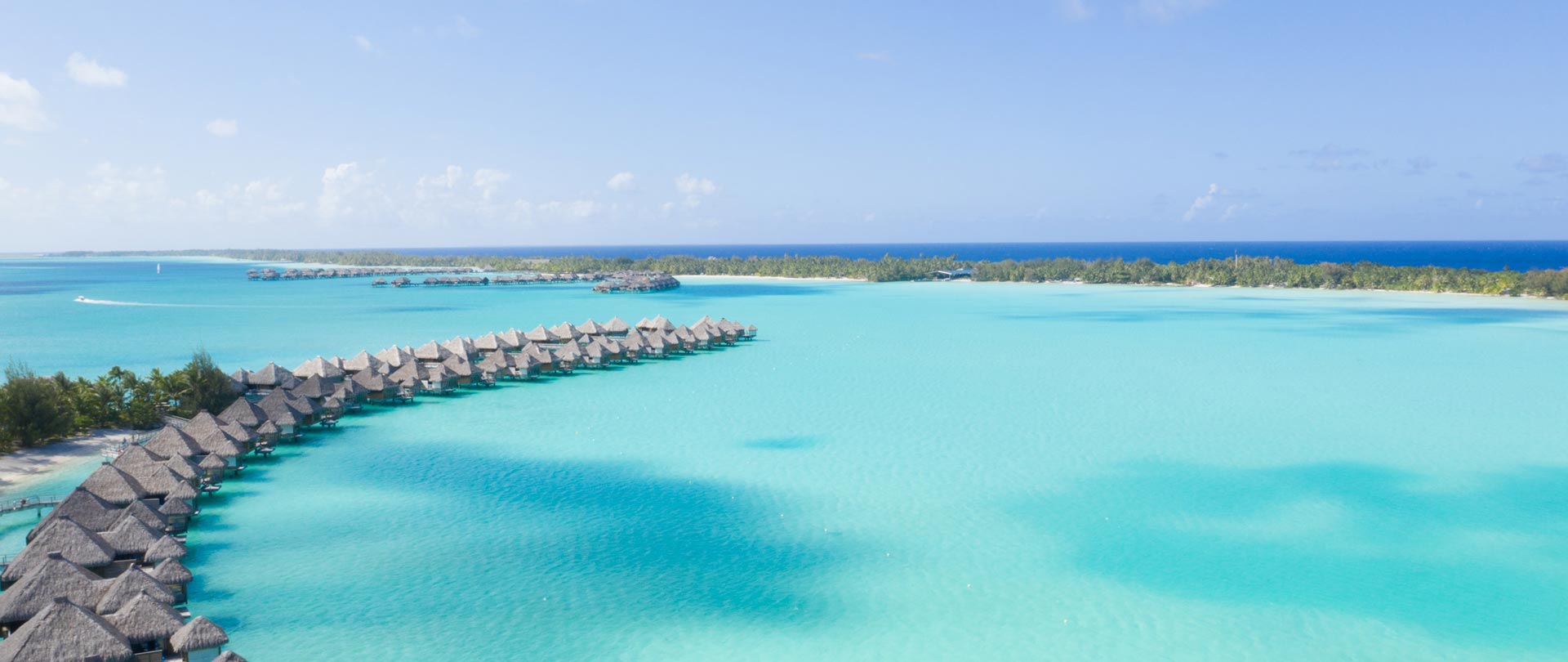Tahiti Travel Services - Hôtel bora Bora st regis aerial view©john kincaid2 h