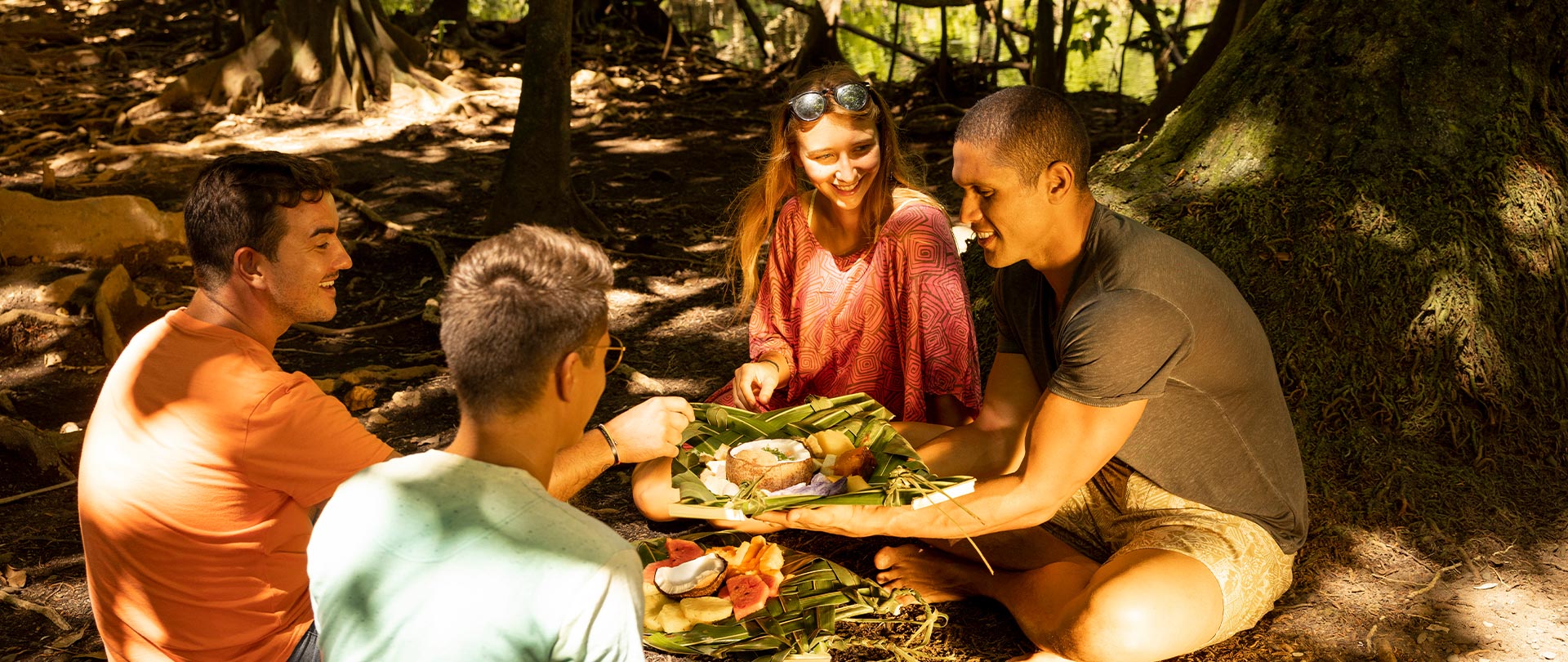 Tahiti Travel Services - Culinary experience Tama'a Street Tour - p2 tahiti 00252 tahiti © grégoire le bacon 1 h