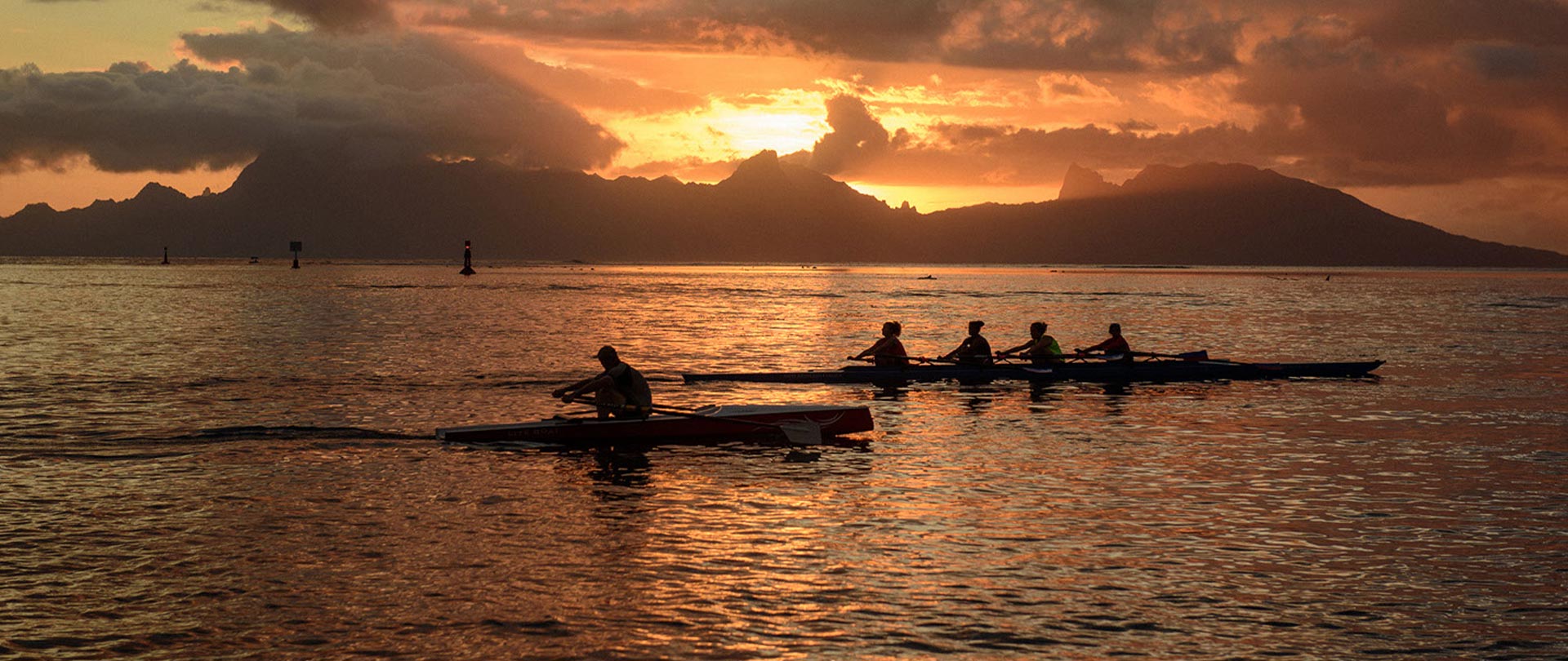 Tahiti Travel Services - Excursion au coucher du soleil - p2 tahiti 9mp 9866 © myles mcguinness h