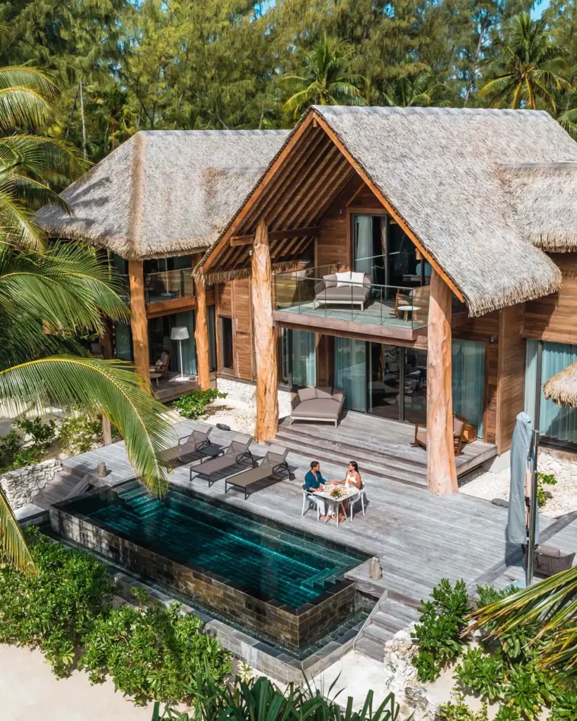 Private villa with pool Tetiaroa